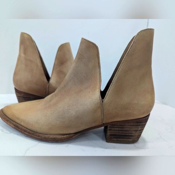 Free People Charm Double V Ankle Boot butterfly soft western Leather Tan sz 7.5 - Picture 3 of 13